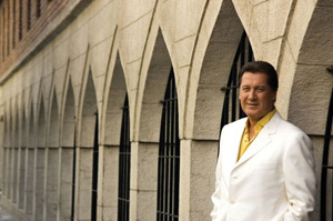 Sevgilinin Yüzünü Seyretmekten Yorulur mu  İnsan? / Ahmet Özhan