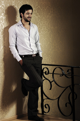 Kıyafetler İnsanın Ruh Hâlini Etkiliyor - Engin Hakverdi