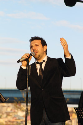 Müziğin Evrensel İletişimi / Mesut Kurtiş