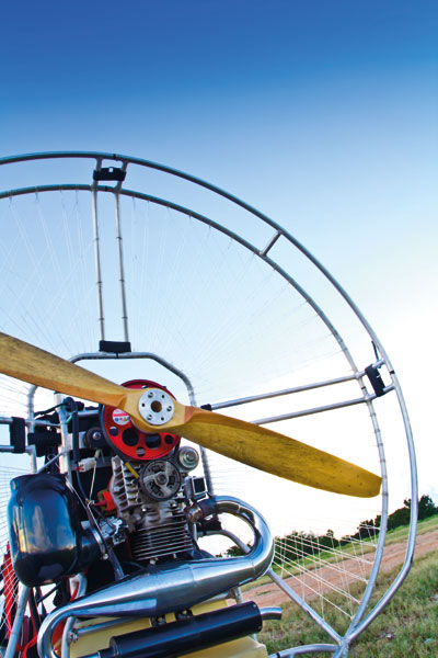 Gökyüzünde Paramotor Heyecanı / Erdoğan Şanslı