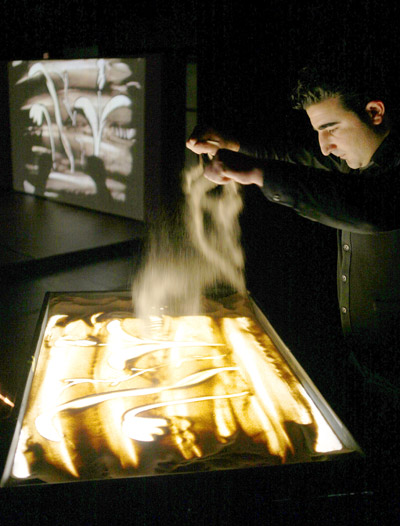 Kum Tanelerini Sanata Dönüştüren Mahir Eller / Kum Sanatçısı Ramazan Yumrutepe