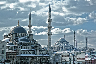 İyi Fotoğraf Gökkuşağı Gibidir Gördüğün Zaman Mutlaka Bakarsın / Yrd. Doç. Dr. Başar Hatırnaz