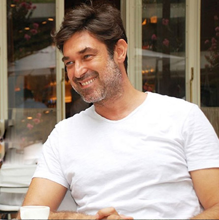 Burak Hakkı İle Söyleşi