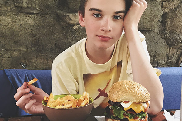 Ergenlikte Olumsuz Beden İmajının Sebep Olduğu Beslenme Sorunları / Çocuk Gelişimi Uzmanı Fatma Kıroğlu